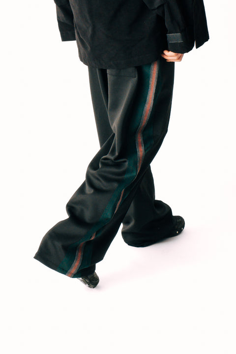 WEAVE TRIM PINTUCK PANTS