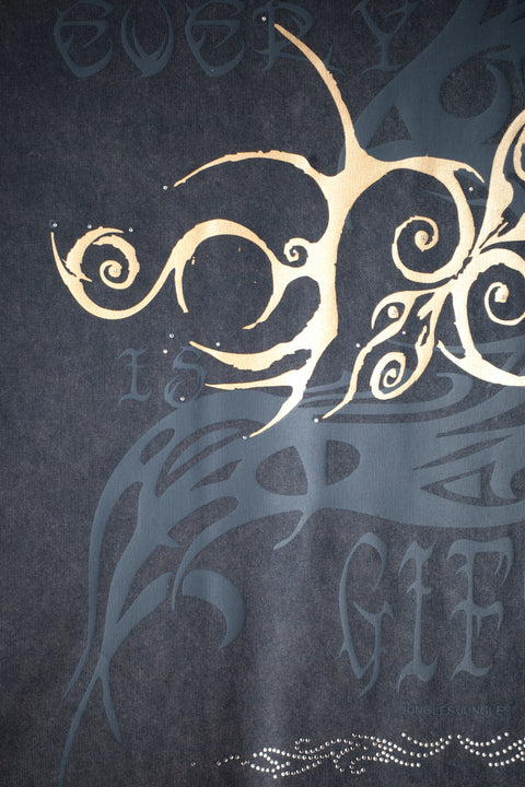 TRIBAL GIFT TEE