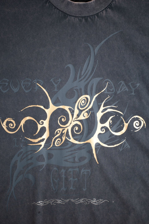 TRIBAL GIFT TEE